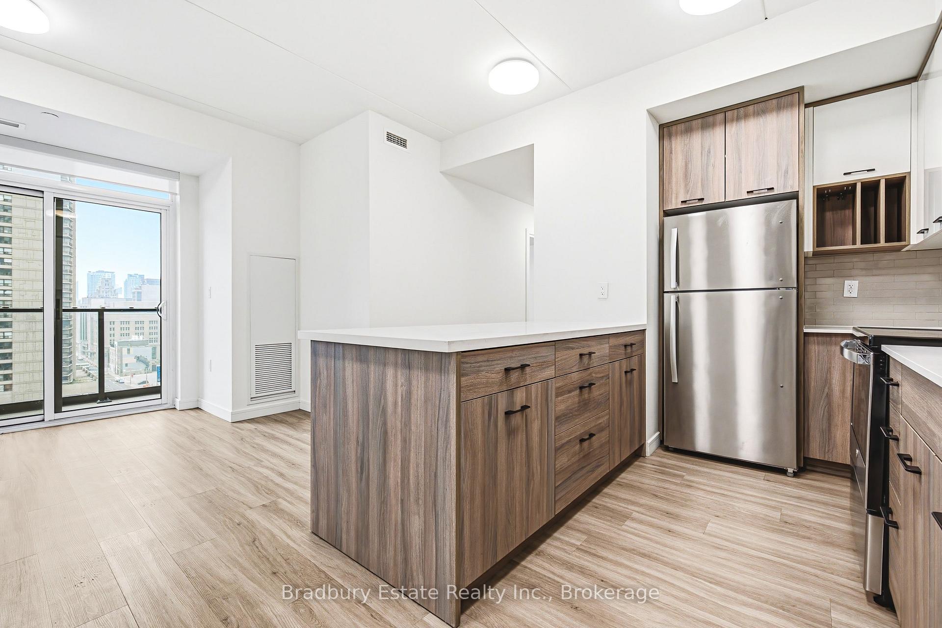 Photo 5 of Unit 1208, 49 Walnut Street S, Hamilton, Corktown — HOMEH