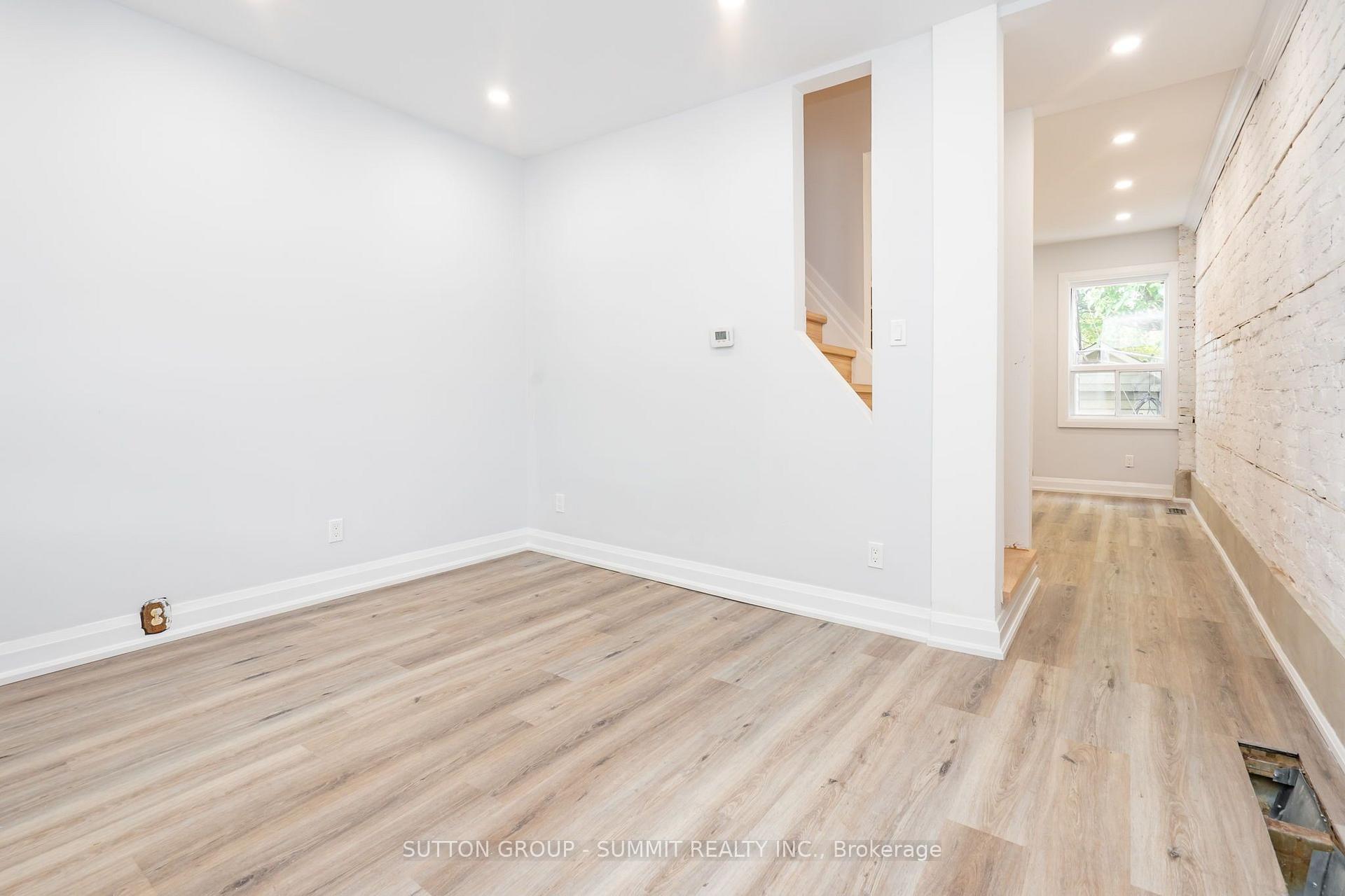 Photo 3 of 100 Rosethorn Avenue, Toronto, Weston-Pellam Park — HOMEH