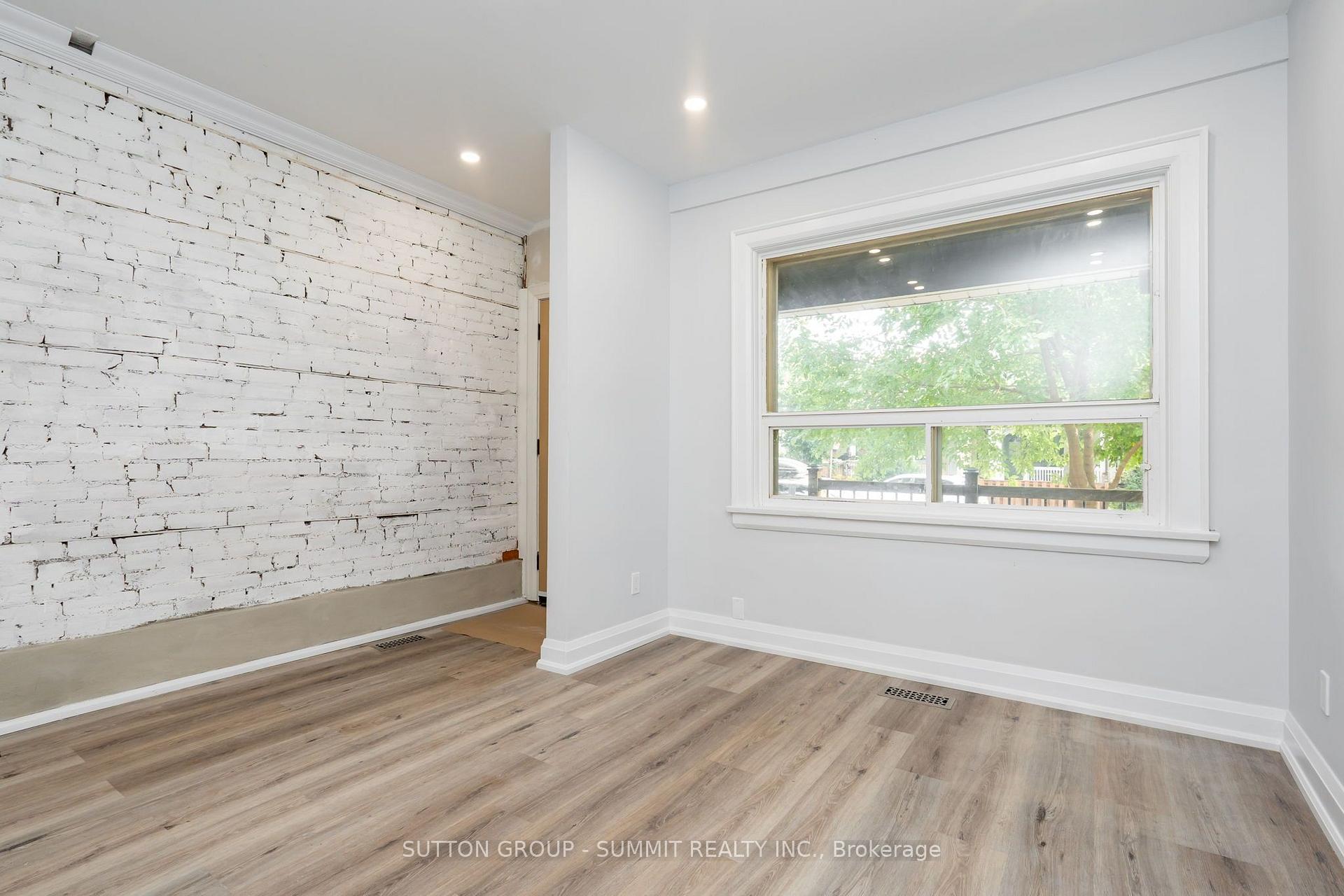 Photo 5 of 100 Rosethorn Avenue, Toronto, Weston-Pellam Park — HOMEH