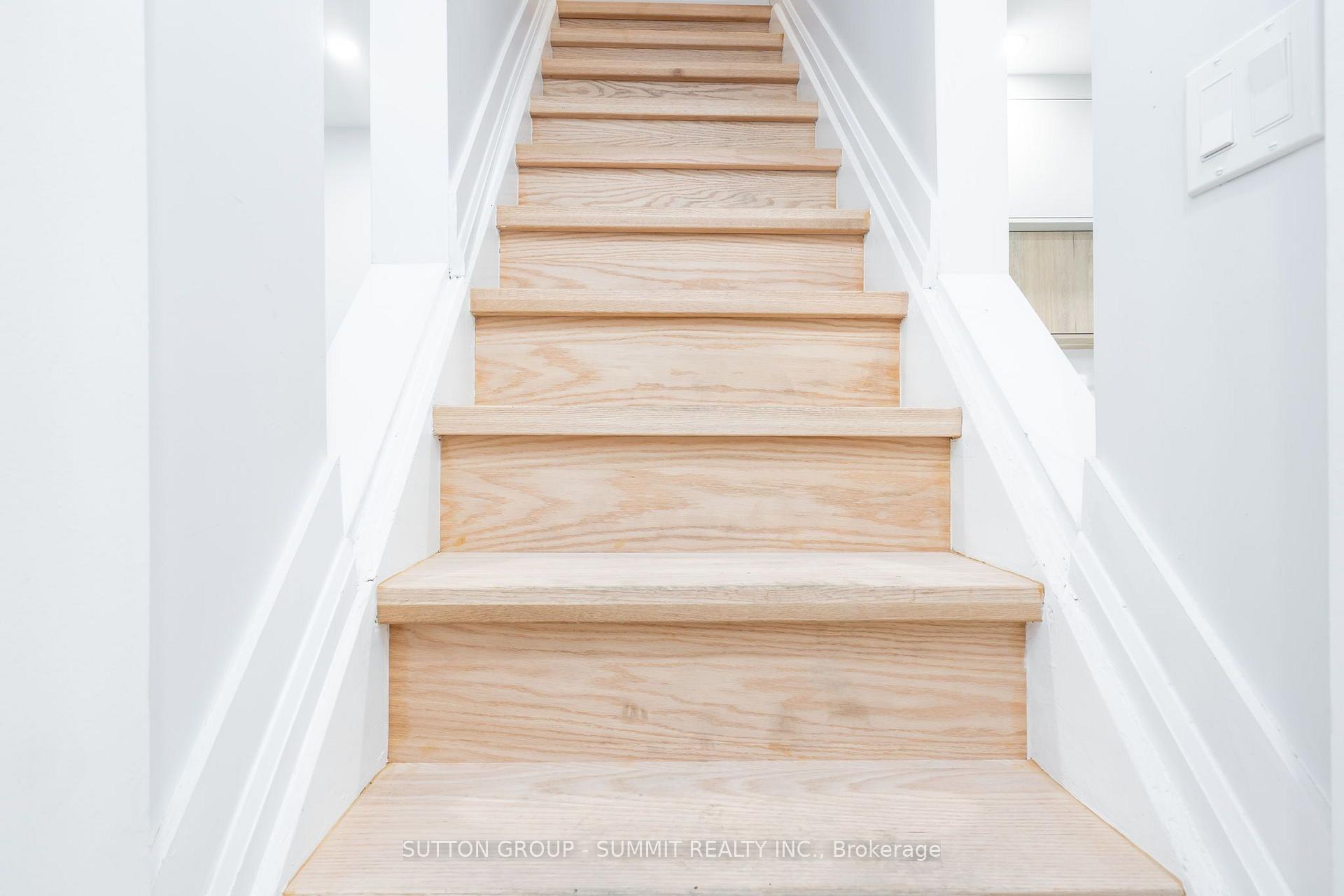 Photo 15 of 100 Rosethorn Avenue, Toronto, Weston-Pellam Park — HOMEH