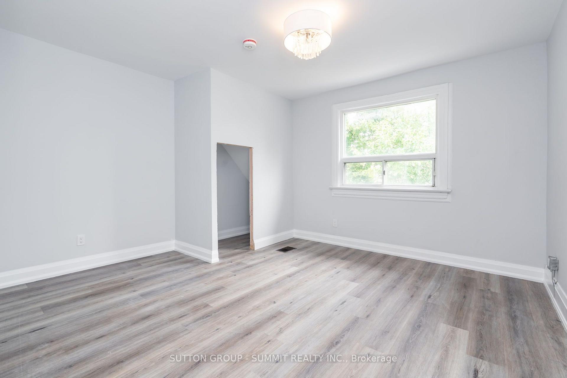 Photo 16 of 100 Rosethorn Avenue, Toronto, Weston-Pellam Park — HOMEH