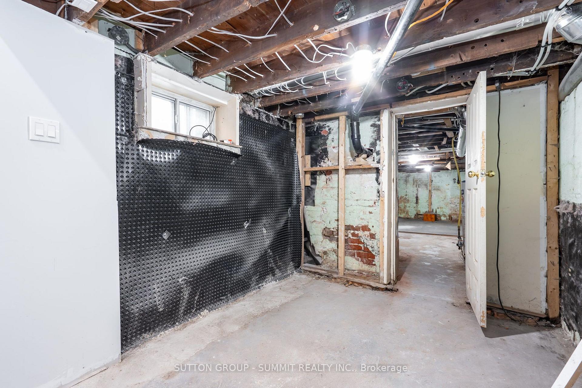 Photo 29 of 100 Rosethorn Avenue, Toronto, Weston-Pellam Park — HOMEH