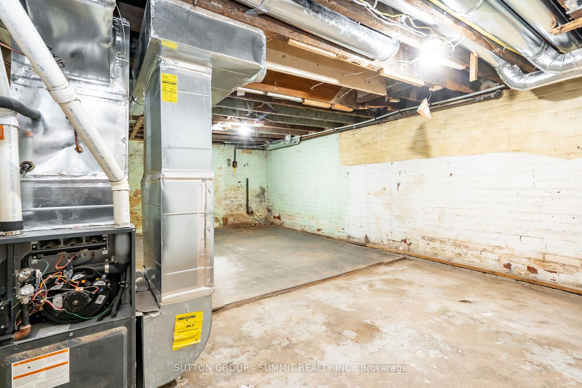 Photo 31 of 100 Rosethorn Avenue, Toronto, Weston-Pellam Park — HOMEH