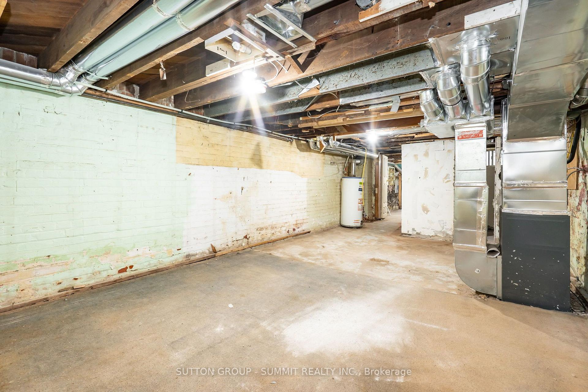 Photo 33 of 100 Rosethorn Avenue, Toronto, Weston-Pellam Park — HOMEH