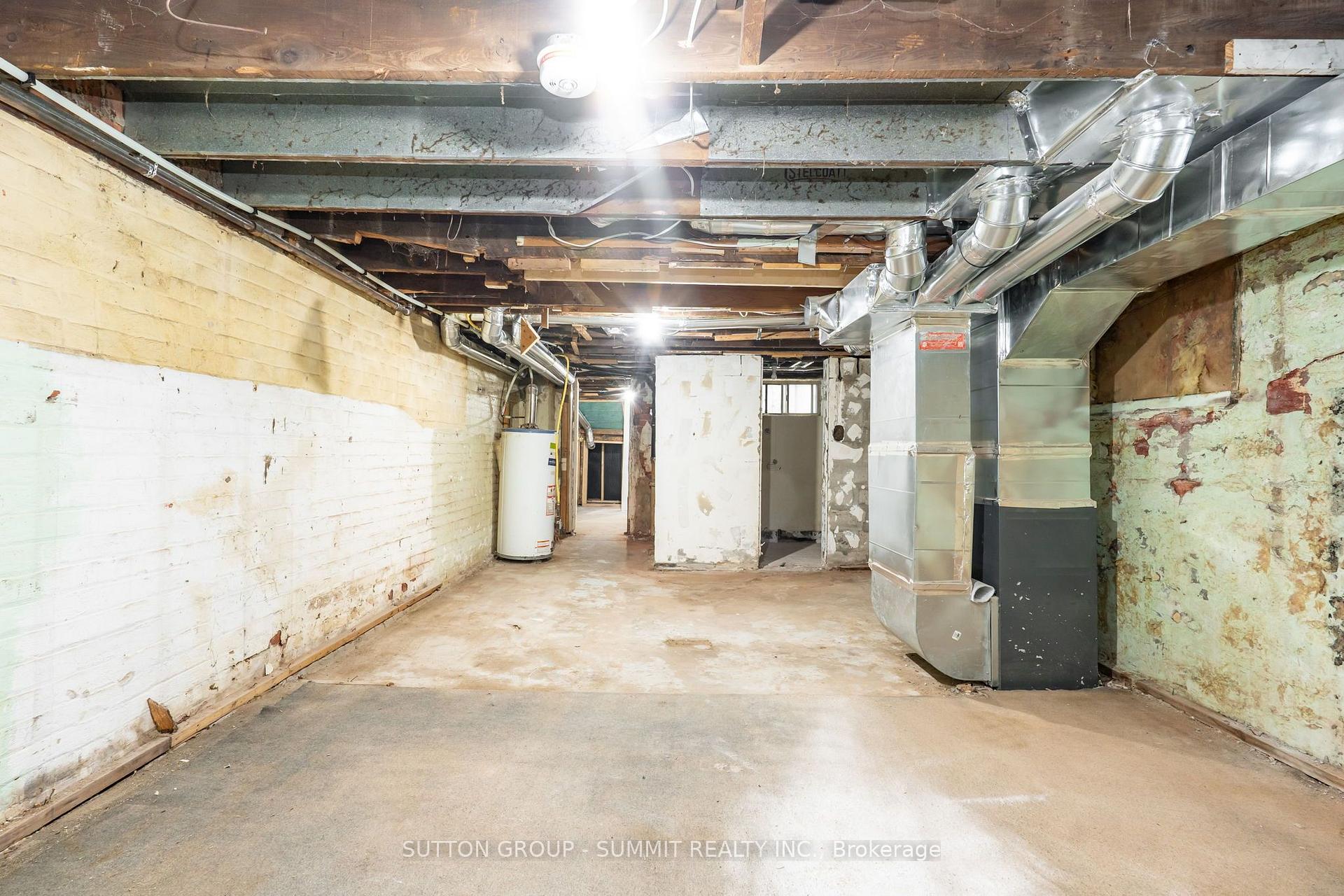 Photo 34 of 100 Rosethorn Avenue, Toronto, Weston-Pellam Park — HOMEH