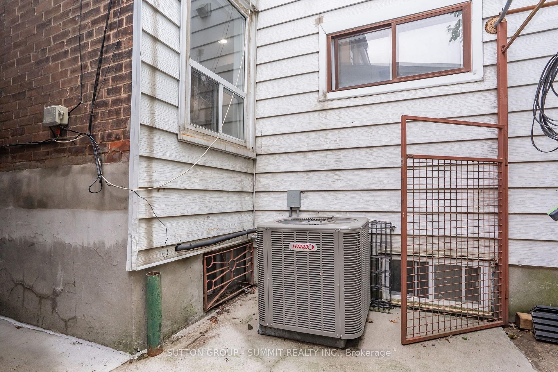 Photo 36 of 100 Rosethorn Avenue, Toronto, Weston-Pellam Park — HOMEH