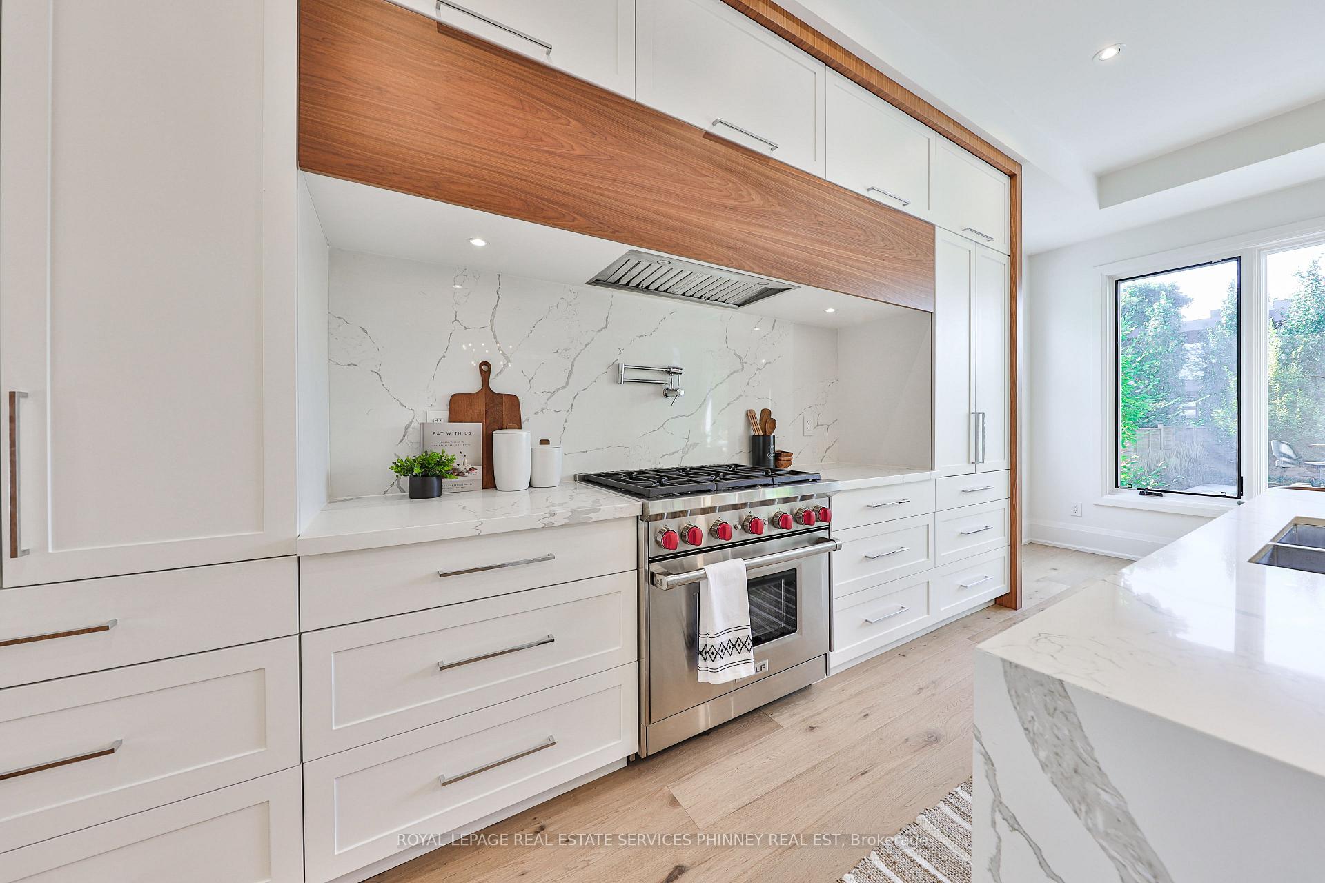 Photo 8 of 343 Douglas Avenue, Oakville, Old Oakville — HOMEH