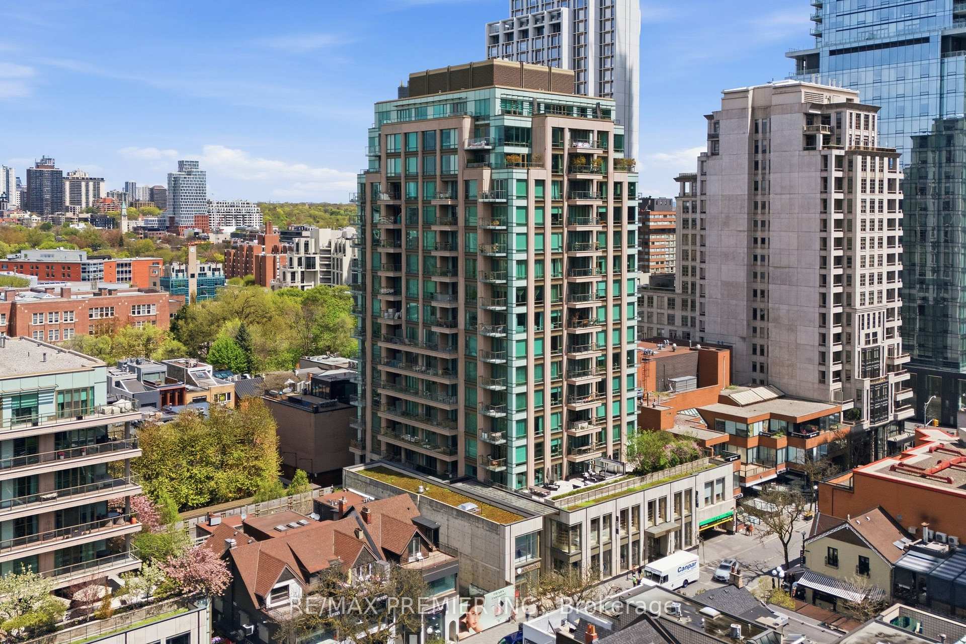 Photo of Unit 502, 80 Yorkville Avenue