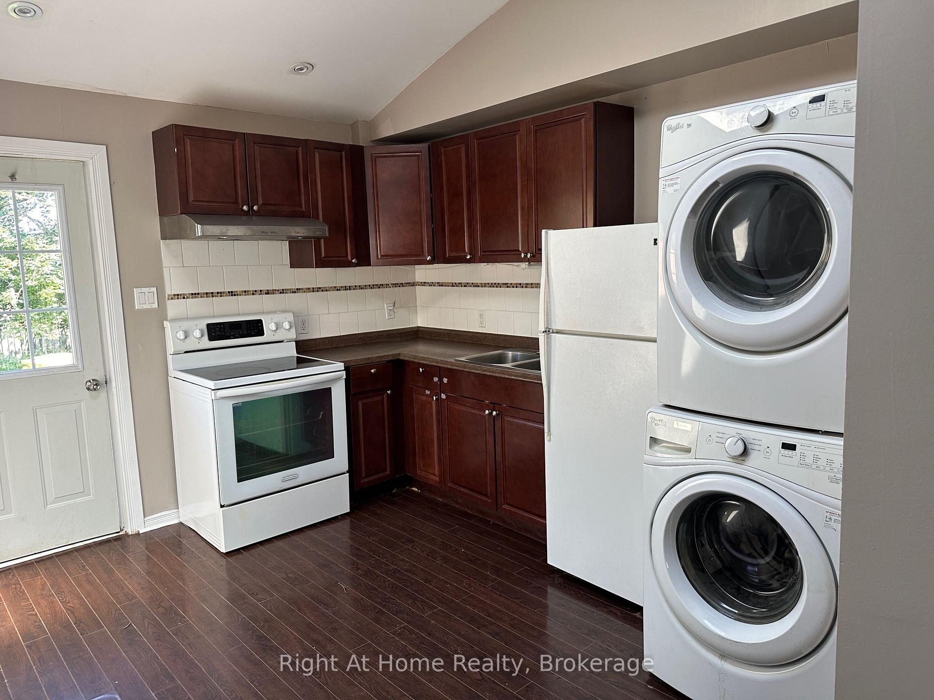 Photo 2 of Unit Unit B, 1119 King Street, Whitby, Downtown Whitby — HOMEH