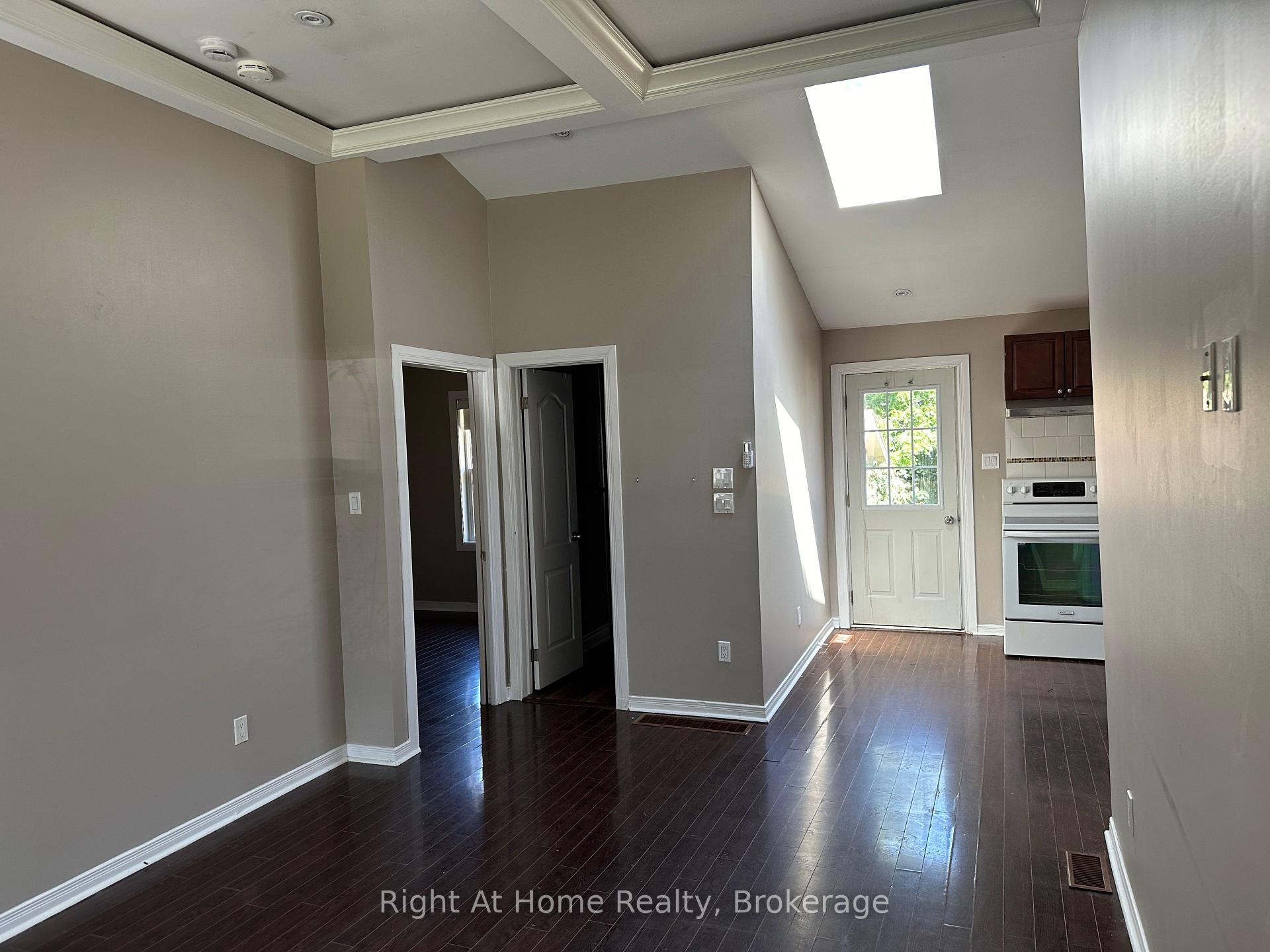 Photo 4 of Unit Unit B, 1119 King Street, Whitby, Downtown Whitby — HOMEH