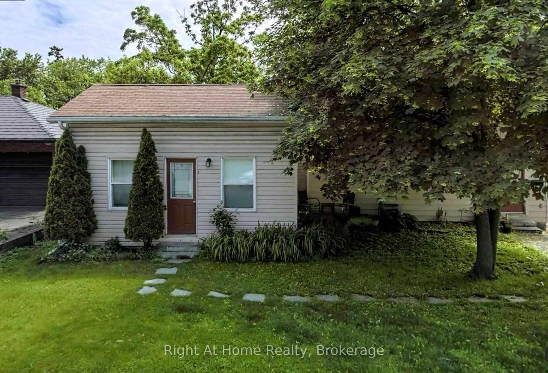 Photo 9 of Unit Unit B, 1119 King Street, Whitby, Downtown Whitby — HOMEH