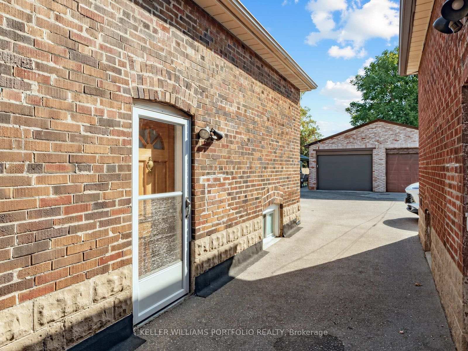 Photo 27 of 163 Lambton Avenue, Toronto, Rockcliffe-Smythe — HOMEH