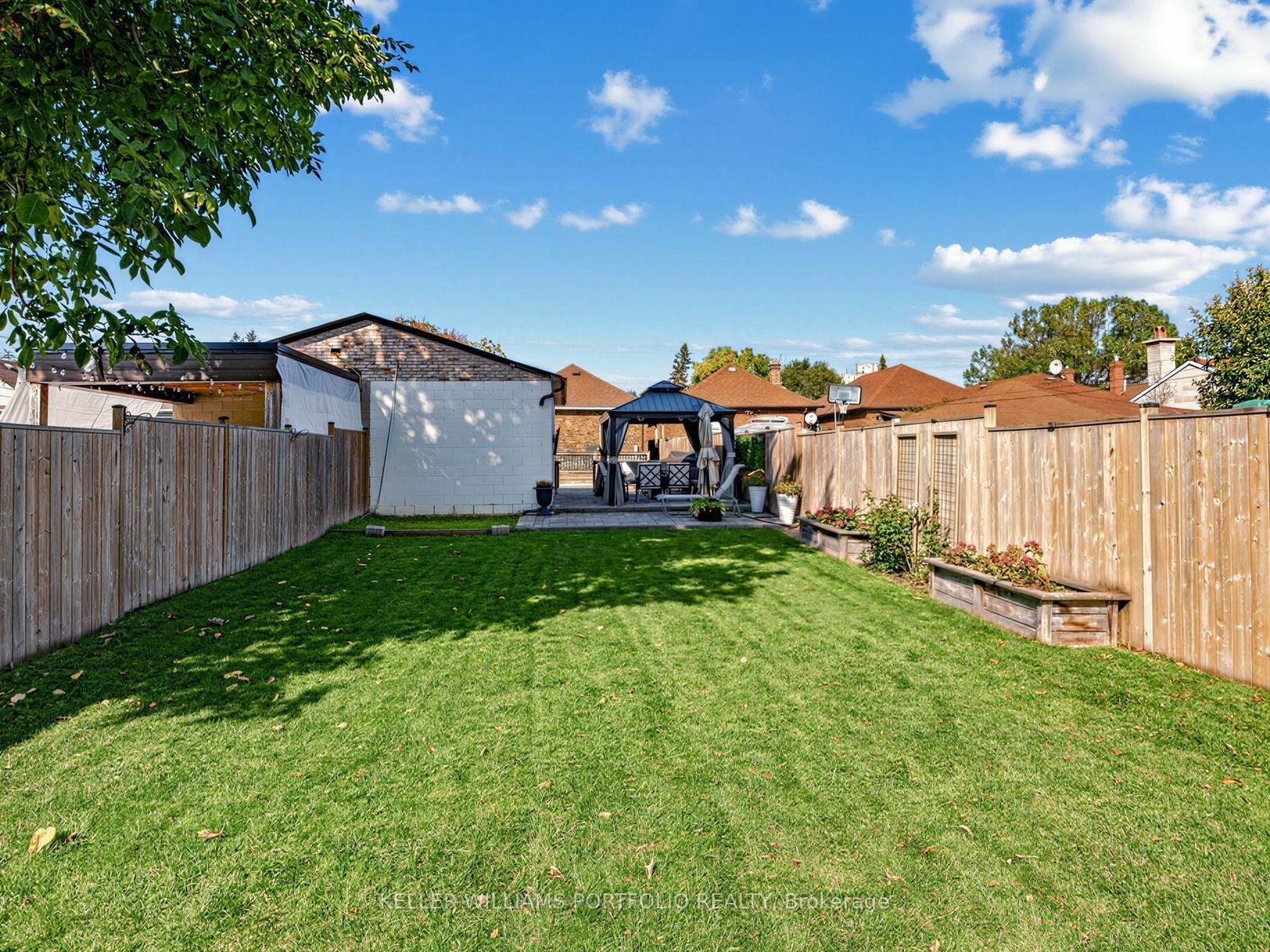 Photo 34 of 163 Lambton Avenue, Toronto, Rockcliffe-Smythe — HOMEH