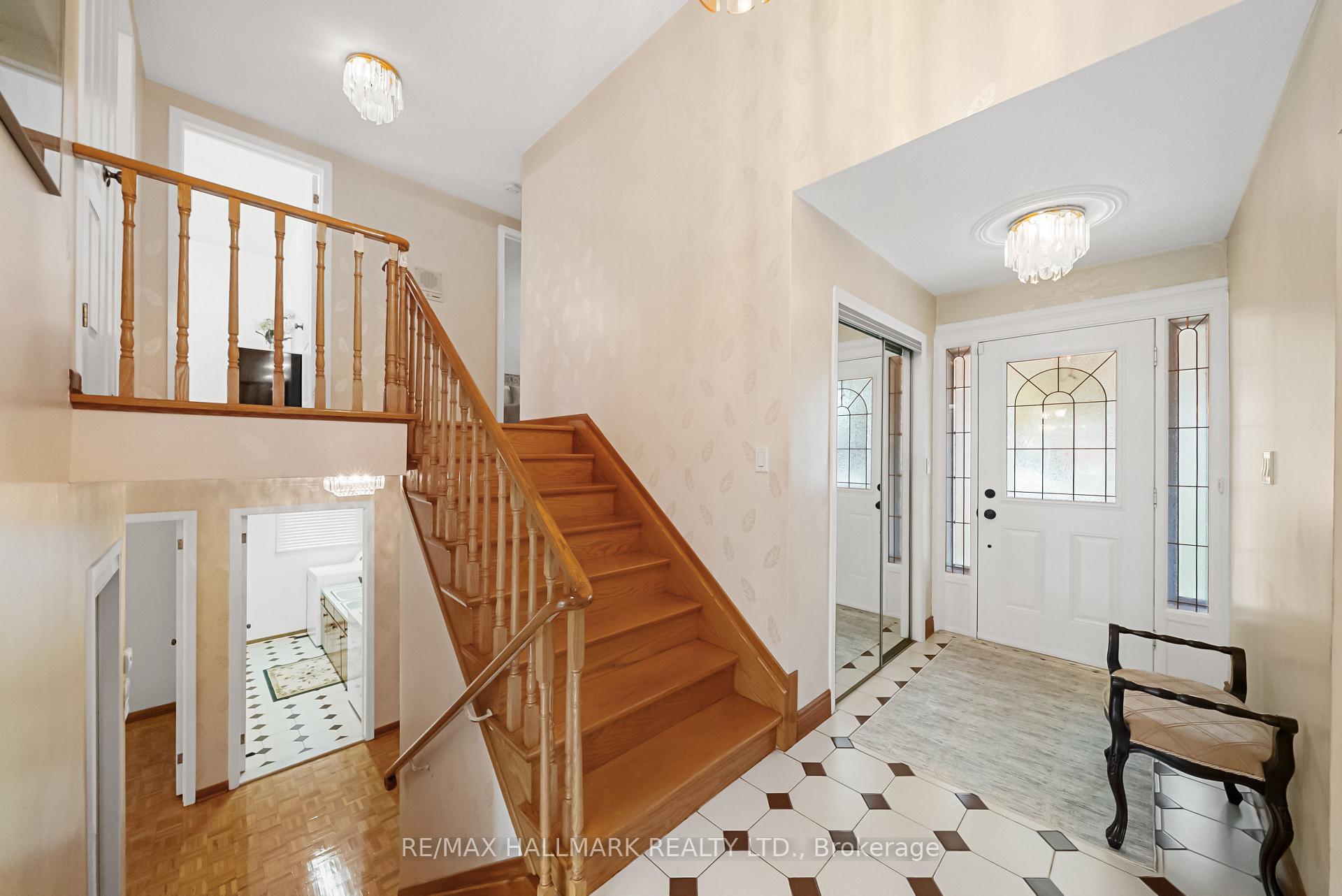 Photo 4 of 53 Tobruk Crescent, North York, Newtonbrook East — HOMEH