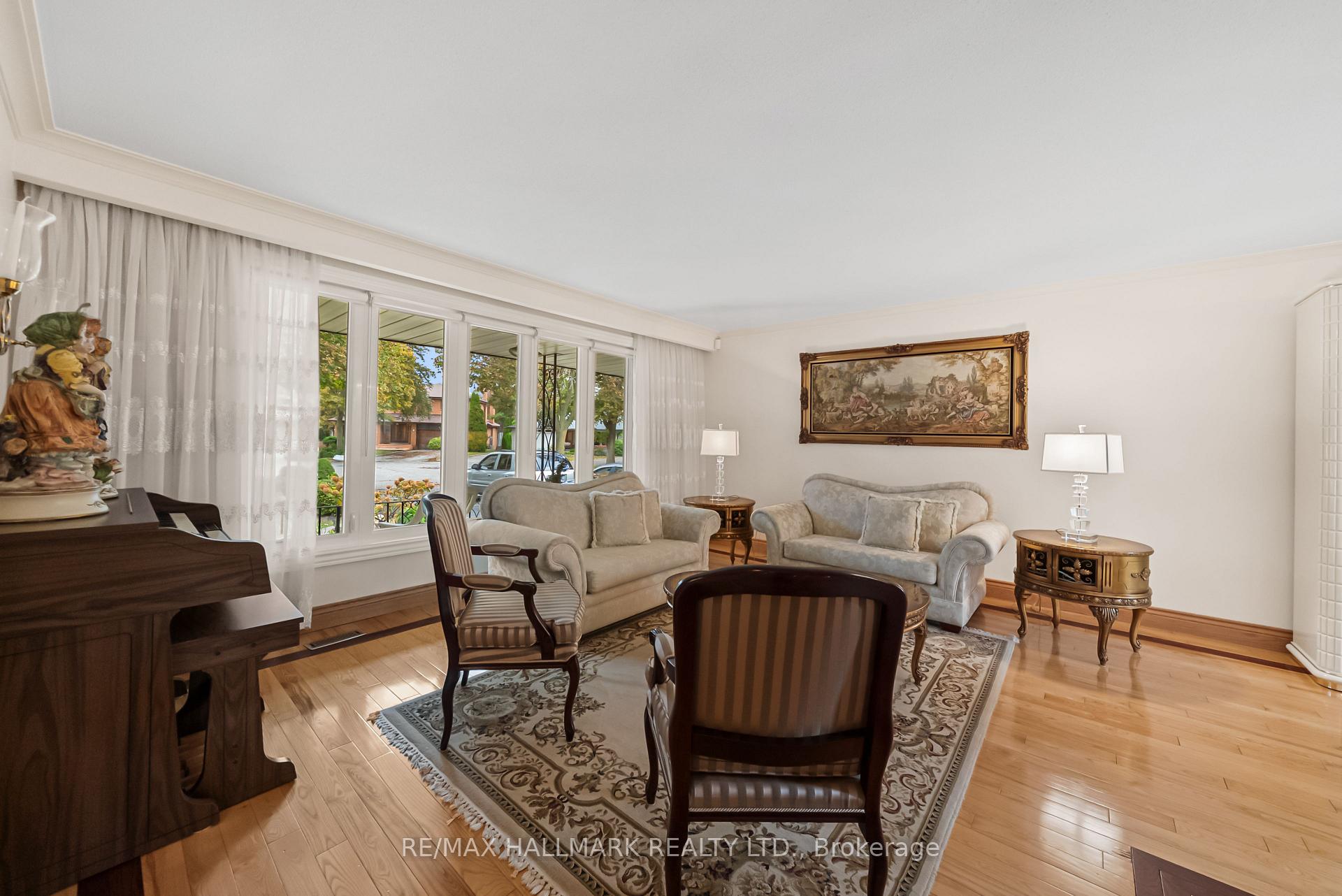 Photo 7 of 53 Tobruk Crescent, North York, Newtonbrook East — HOMEH