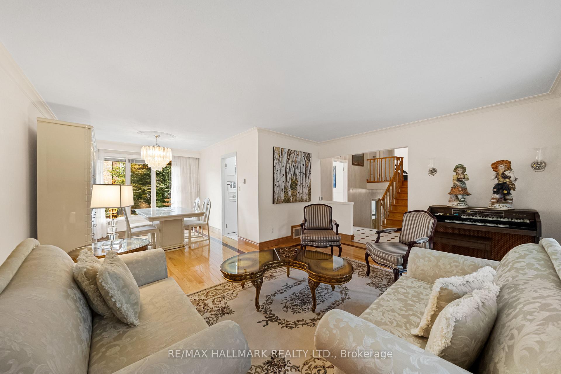 Photo 8 of 53 Tobruk Crescent, North York, Newtonbrook East — HOMEH