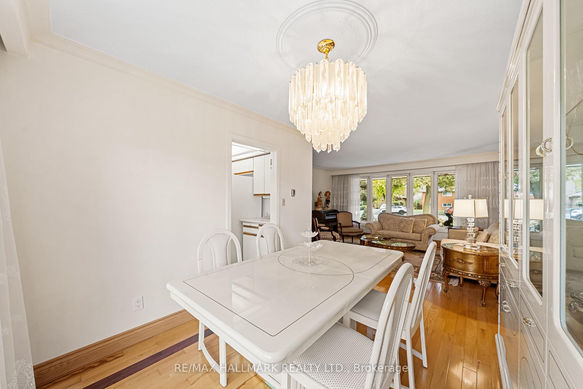 Photo 10 of 53 Tobruk Crescent, North York, Newtonbrook East — HOMEH