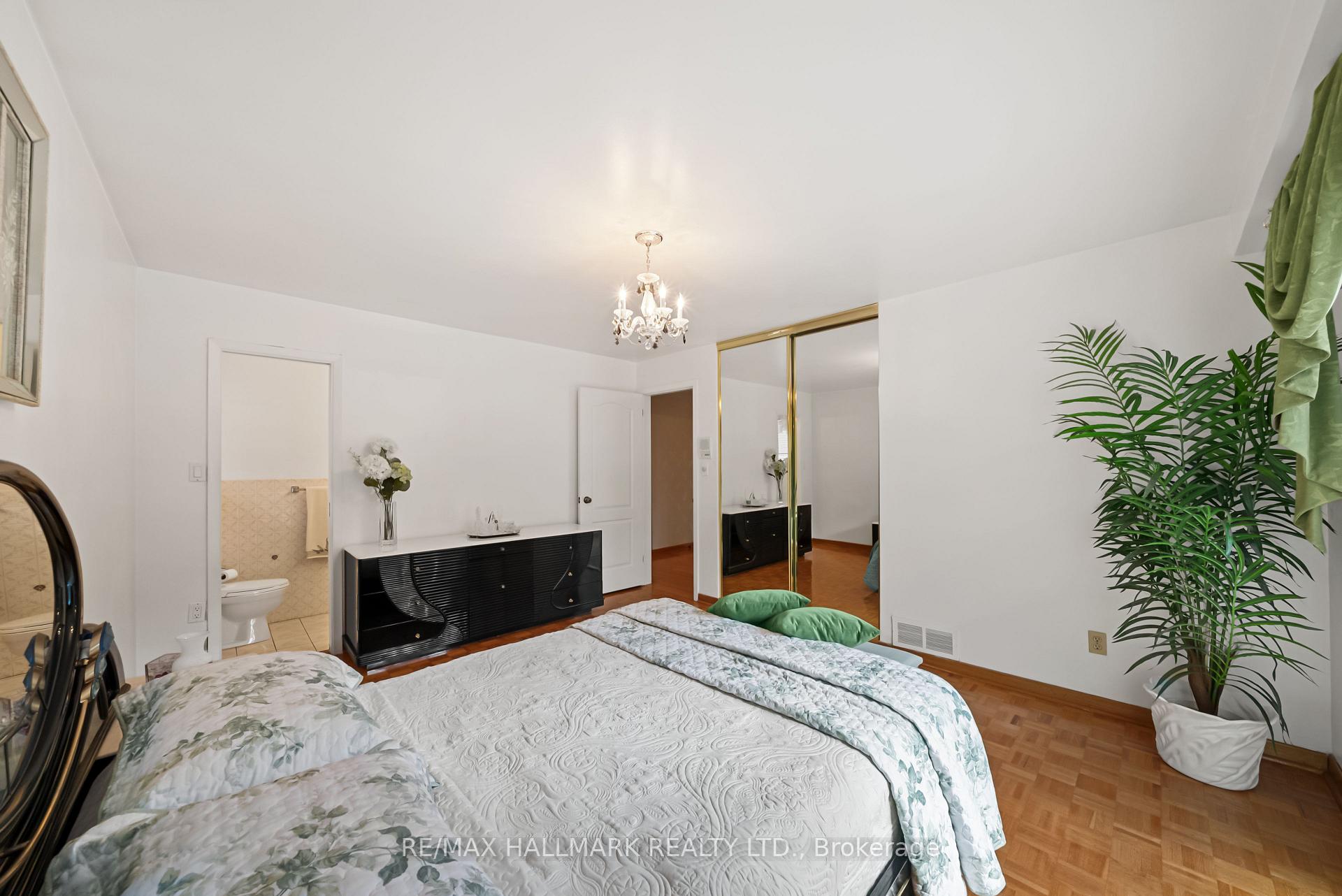 Photo 17 of 53 Tobruk Crescent, North York, Newtonbrook East — HOMEH