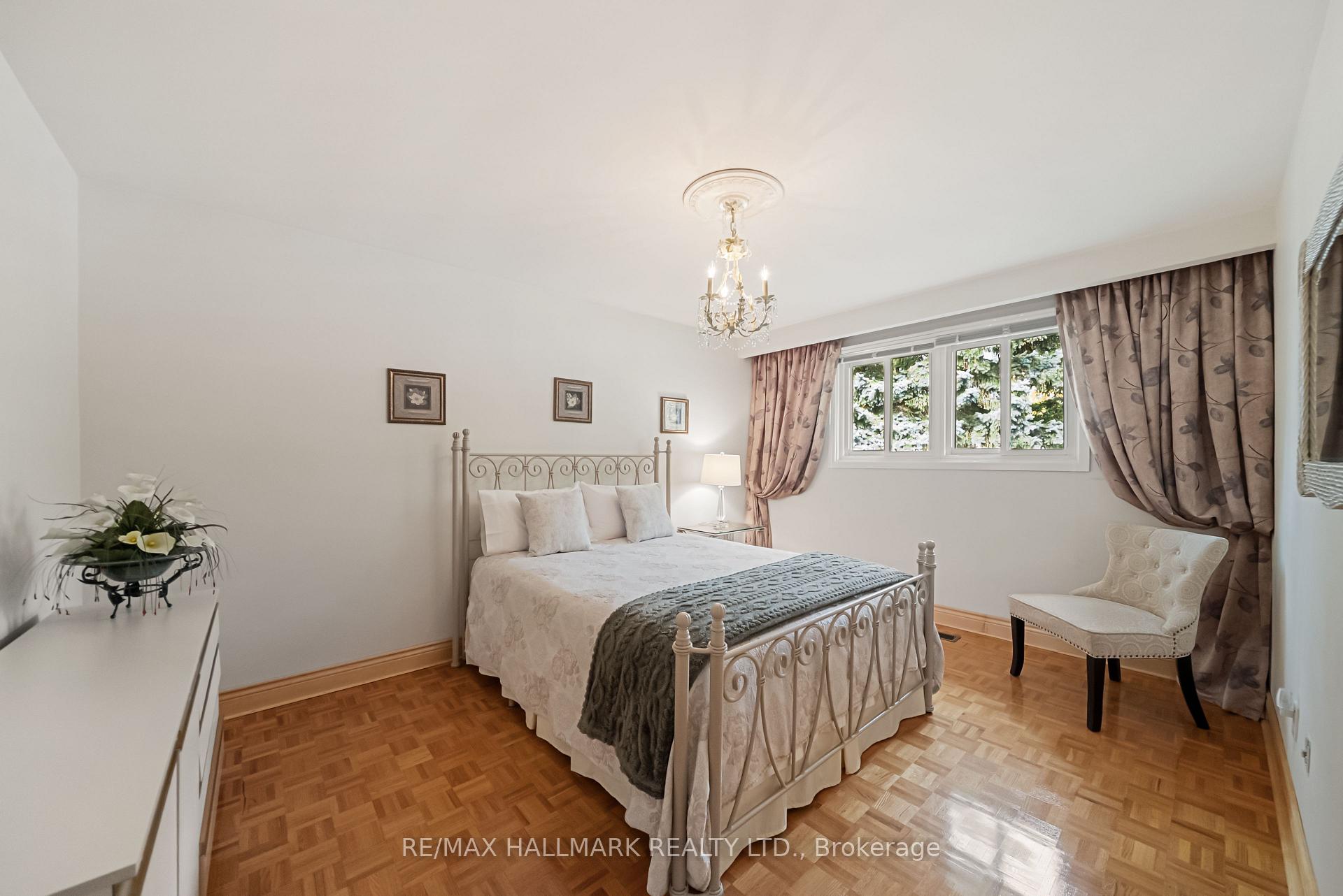 Photo 22 of 53 Tobruk Crescent, North York, Newtonbrook East — HOMEH