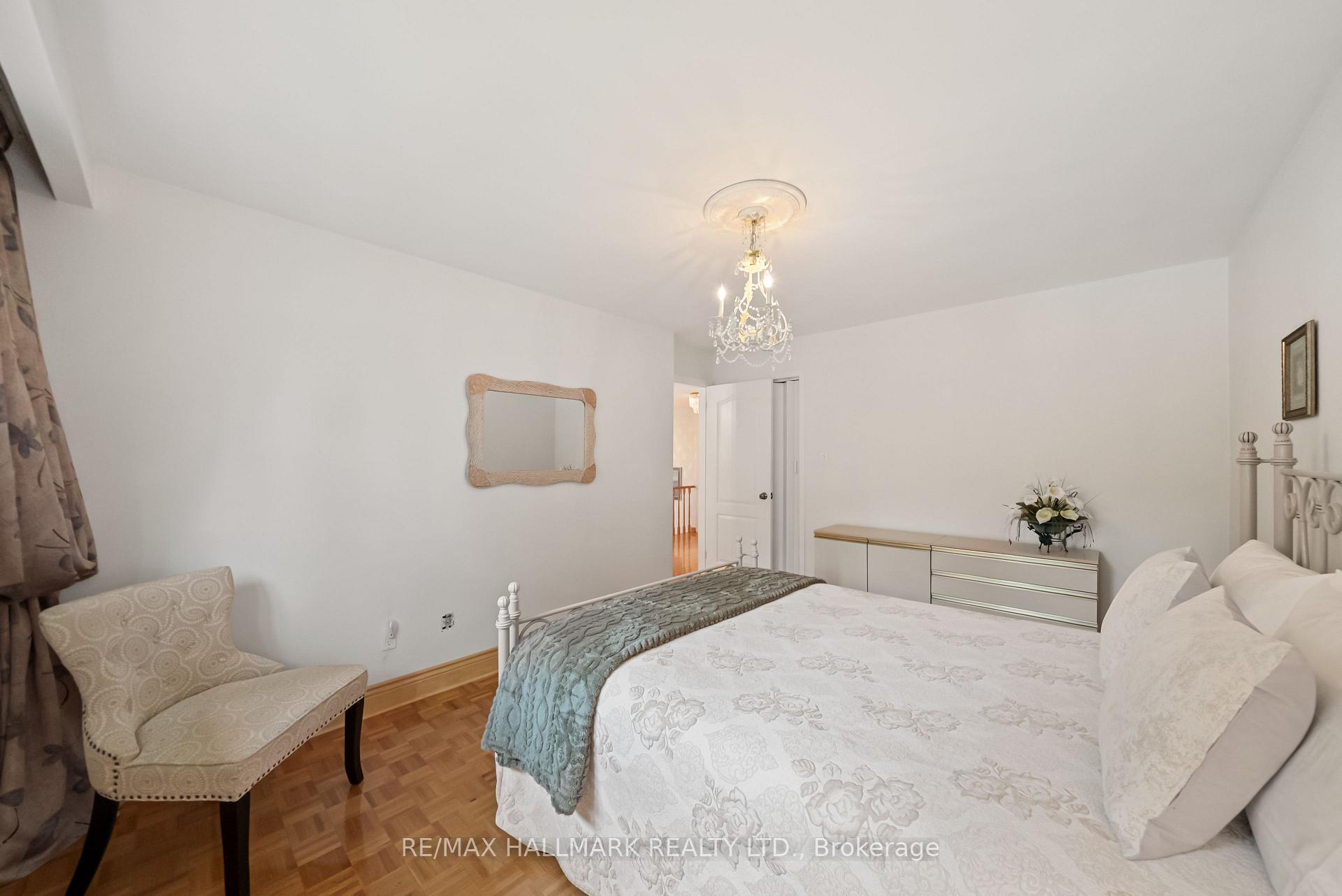 Photo 23 of 53 Tobruk Crescent, North York, Newtonbrook East — HOMEH