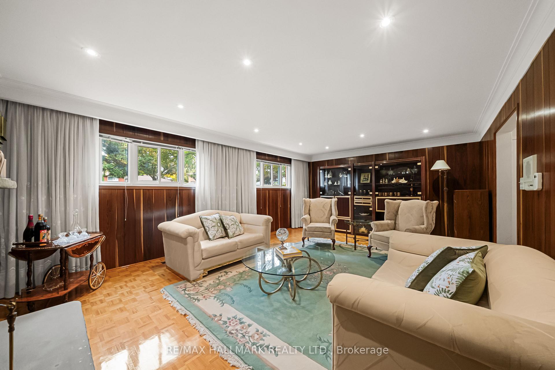 Photo 28 of 53 Tobruk Crescent, North York, Newtonbrook East — HOMEH