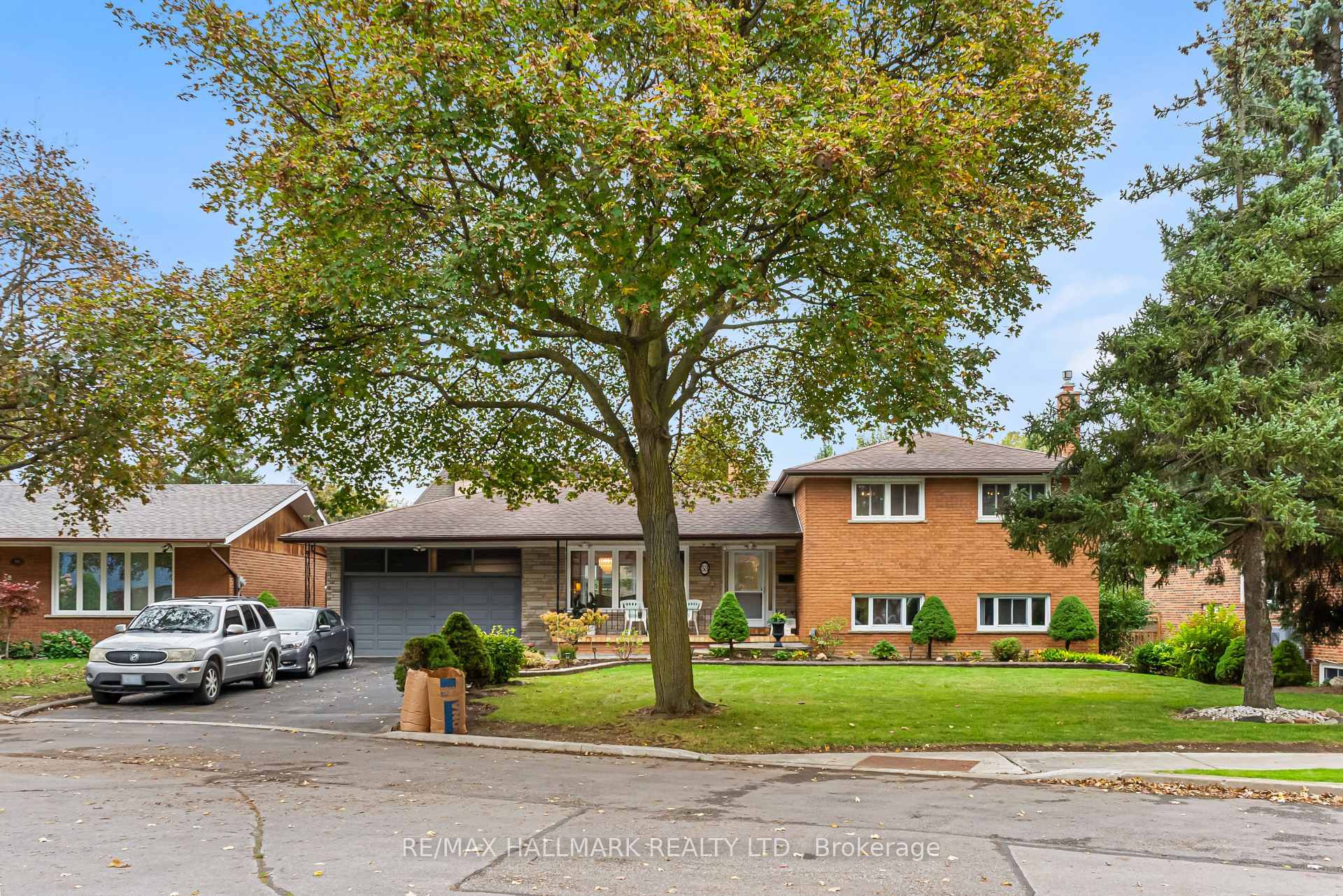Photo 42 of 53 Tobruk Crescent, North York, Newtonbrook East — HOMEH