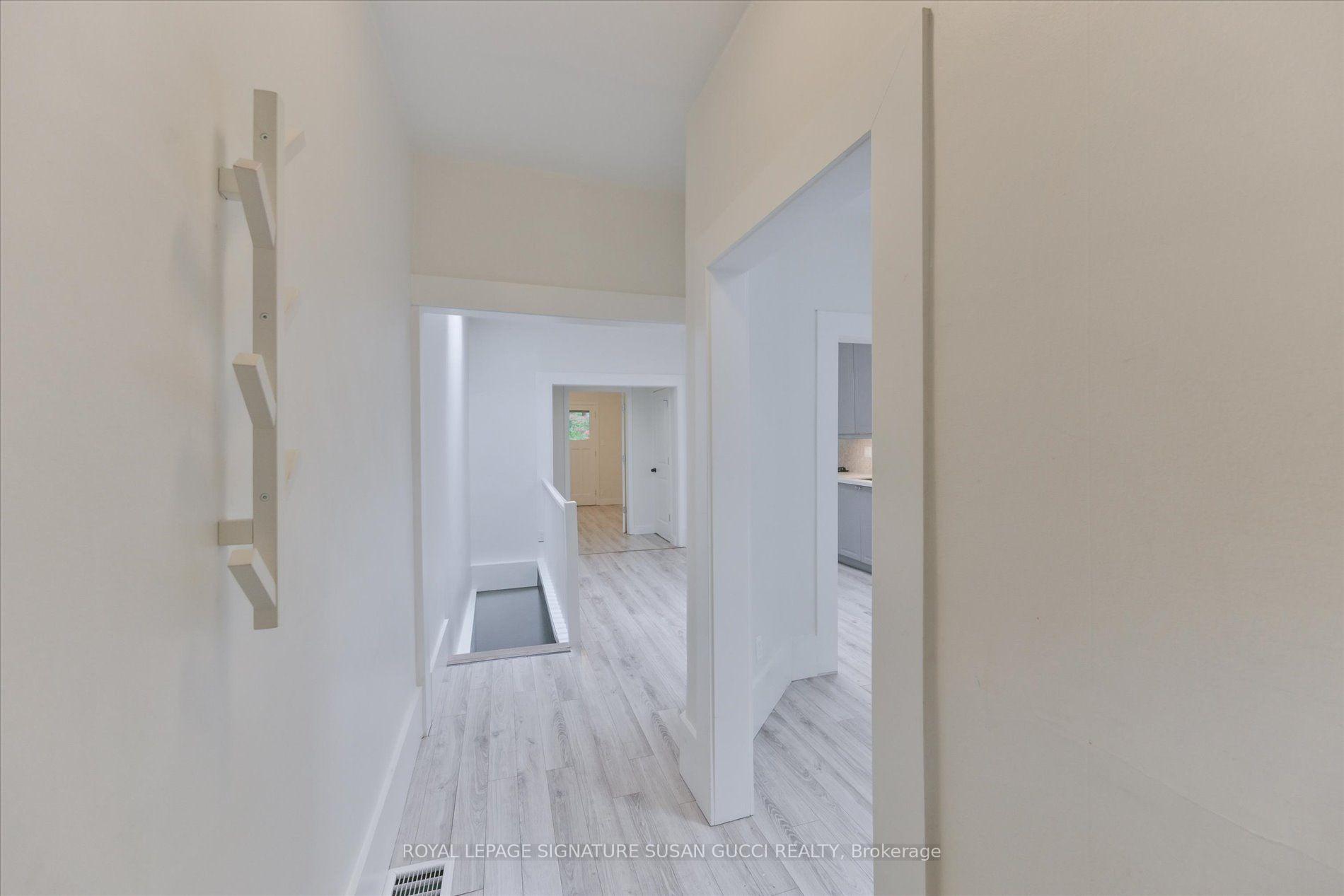 Photo 4 of 233 Cedarvale Avenue, Toronto, Woodbine-Lumsden — HOMEH