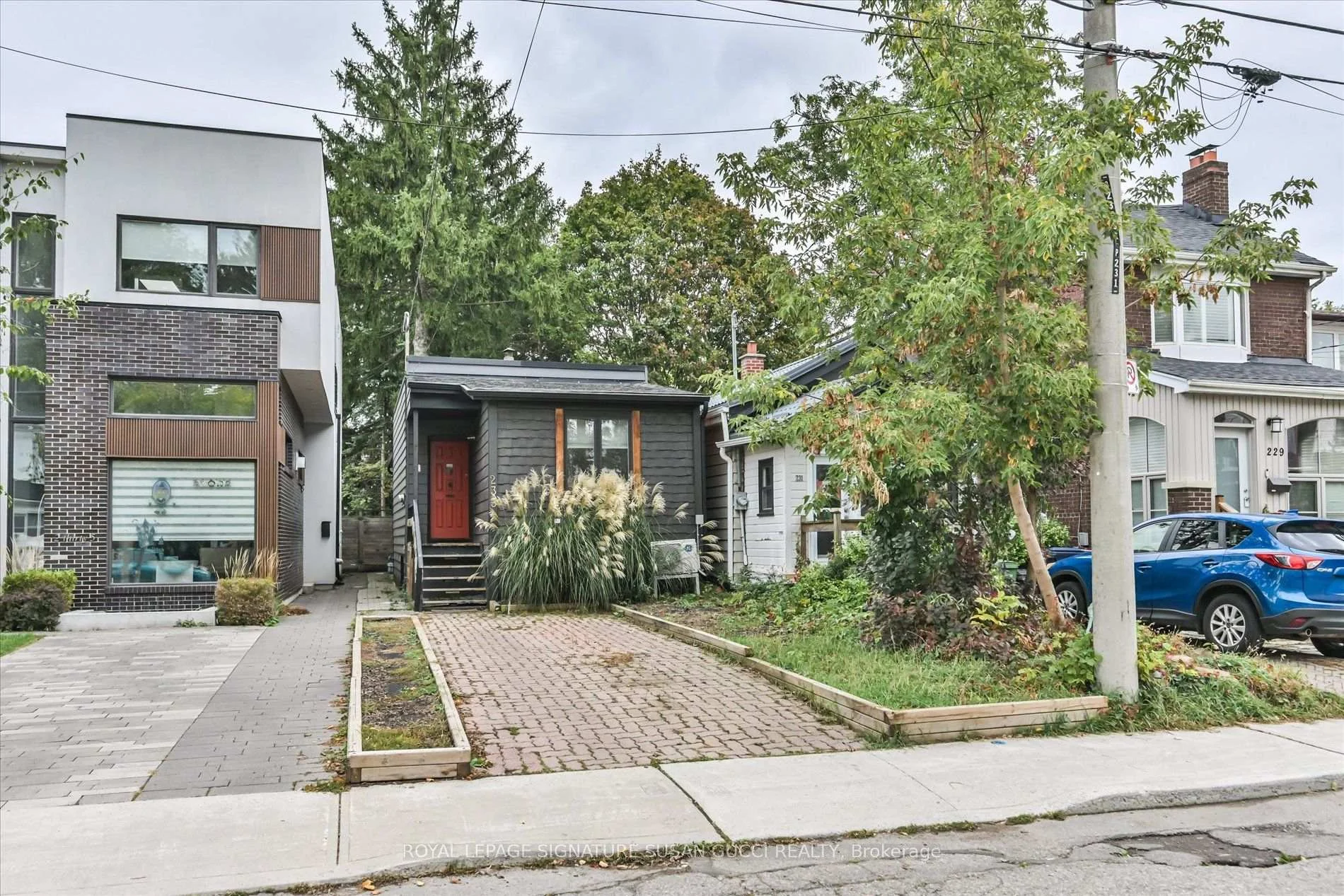 Photo 2 of 233 Cedarvale Avenue, Toronto, Woodbine-Lumsden — HOMEH