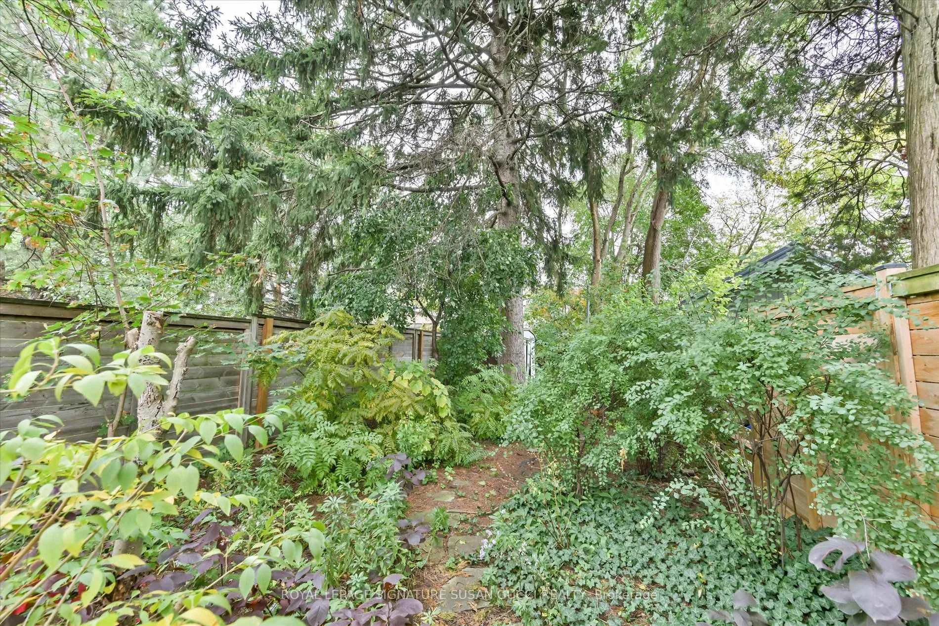 Photo 37 of 233 Cedarvale Avenue, Toronto, Woodbine-Lumsden — HOMEH