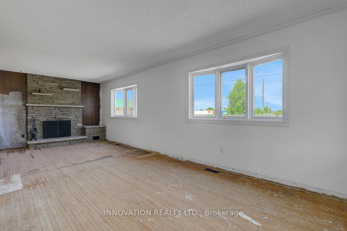 Photo 4 of 456 Gladstone Street, North Dundas, Winchester — HOMEH