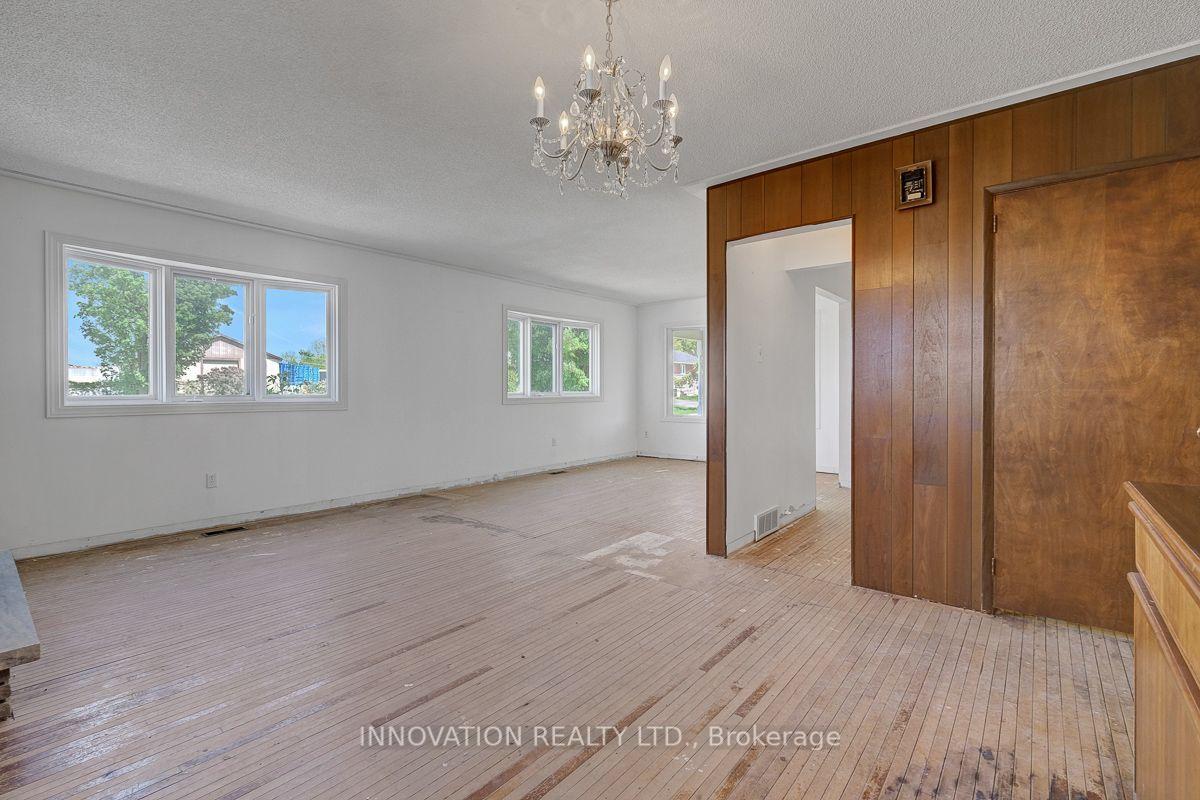 Photo 10 of 456 Gladstone Street, North Dundas, Winchester — HOMEH