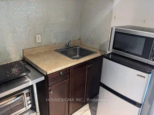 Photo 20 of 888 Dundas Street E, Toronto, South Riverdale — HOMEH
