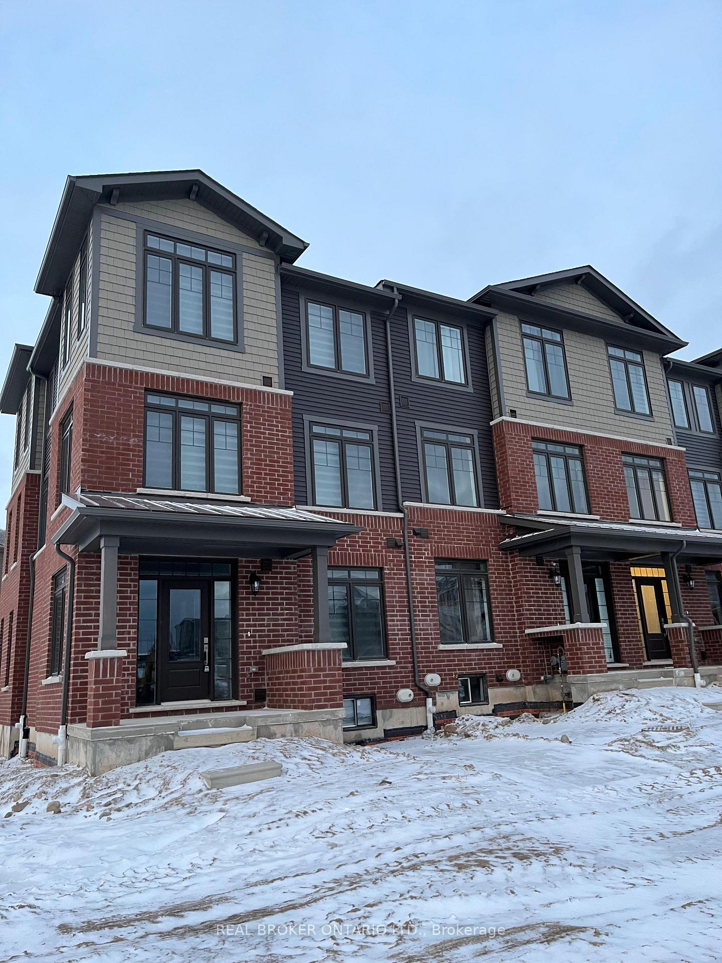 Photo of Unit 1, 100 Hollywood Court