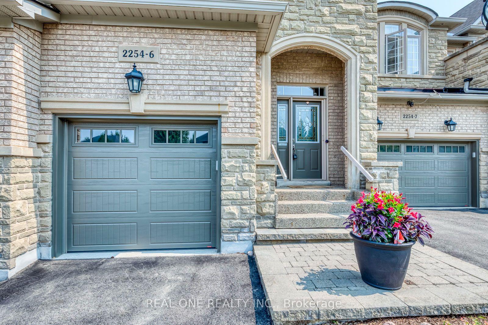Photo 4 of Unit 6, 2254 Rockingham Drive, Oakville, Joshua Creek — HOMEH