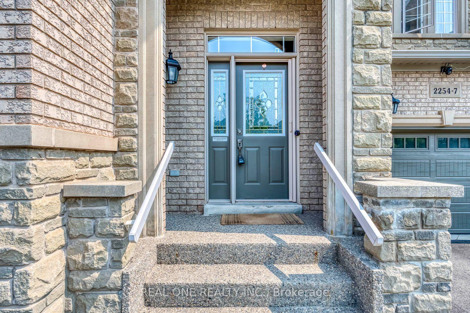 Photo 5 of Unit 6, 2254 Rockingham Drive, Oakville, Joshua Creek — HOMEH