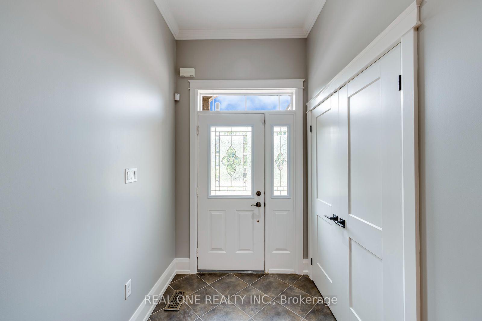 Photo 6 of Unit 6, 2254 Rockingham Drive, Oakville, Joshua Creek — HOMEH