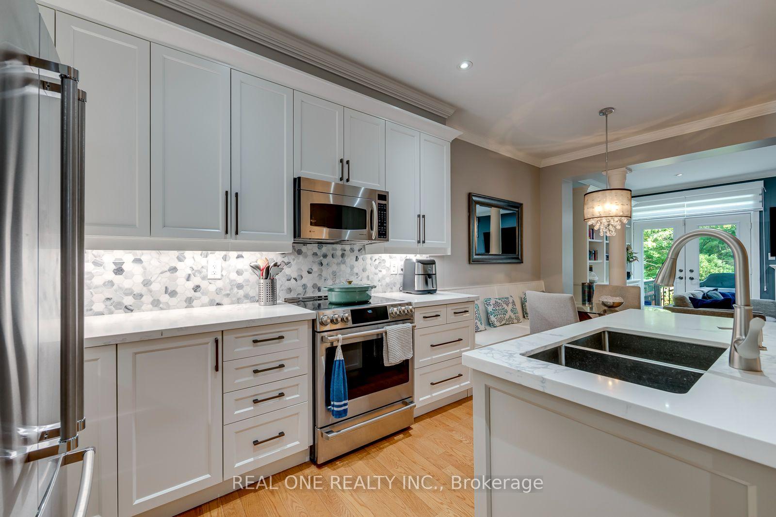 Photo 11 of Unit 6, 2254 Rockingham Drive, Oakville, Joshua Creek — HOMEH