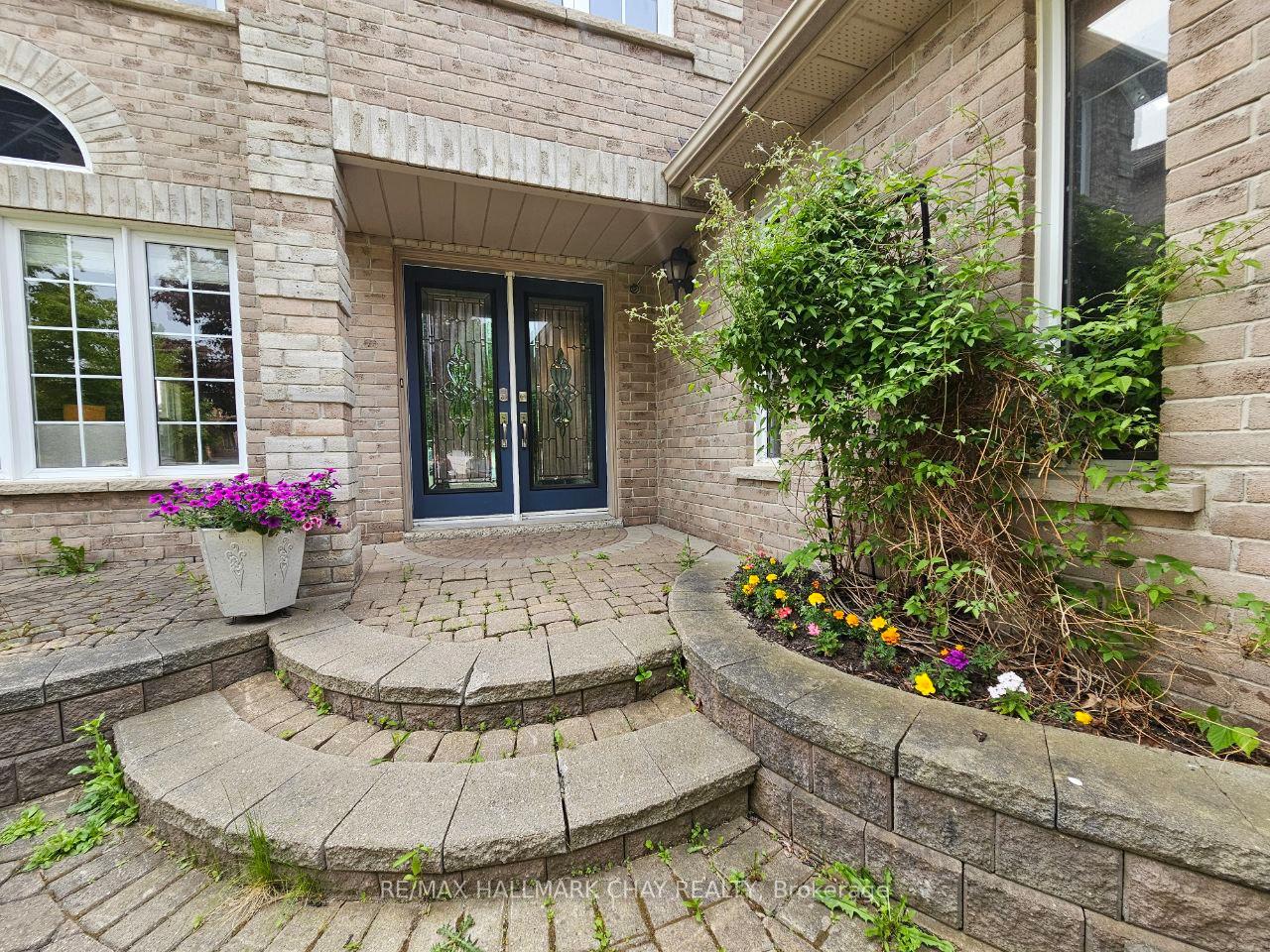 Photo 5 of 53 Livia Herman Way, Barrie, East Bayfield — HOMEH
