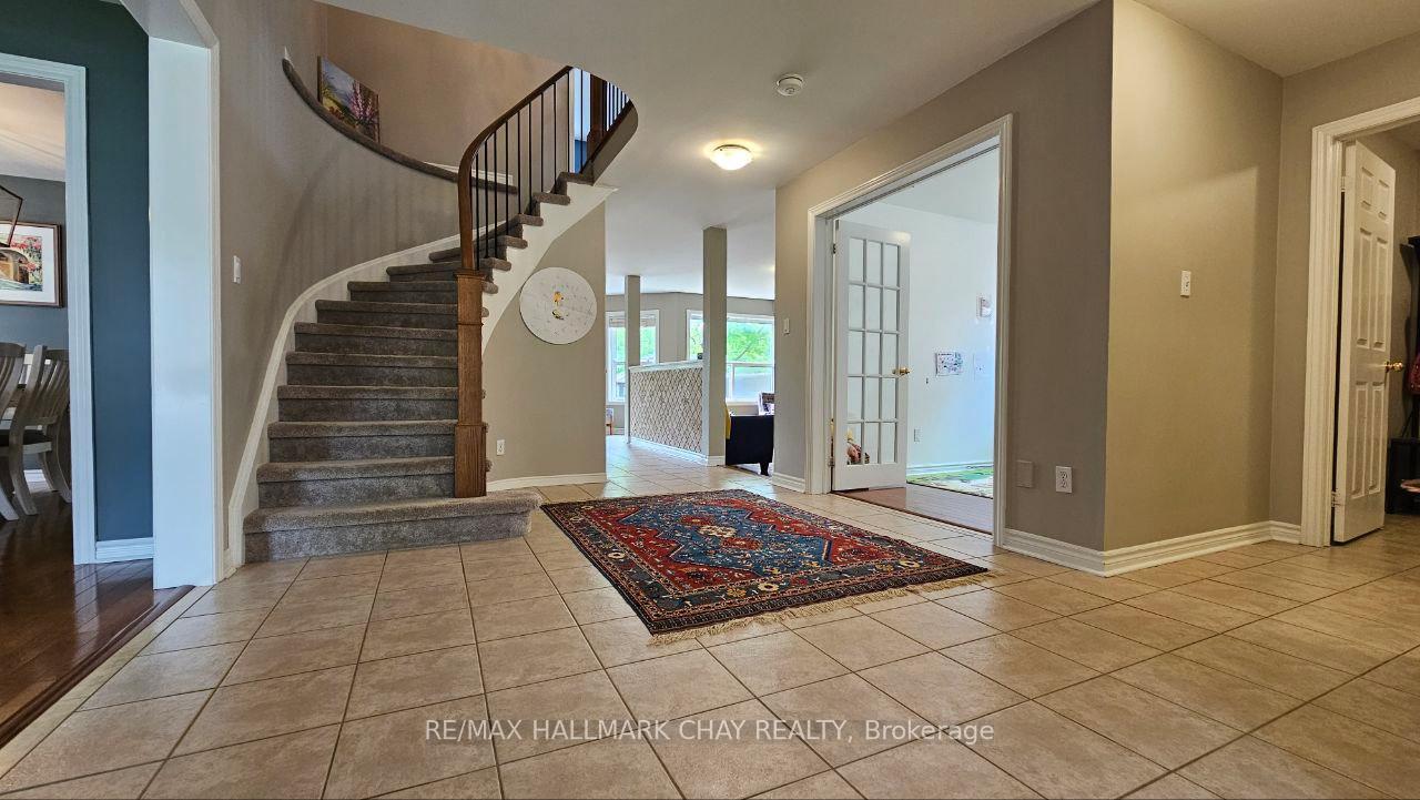 Photo 6 of 53 Livia Herman Way, Barrie, East Bayfield — HOMEH