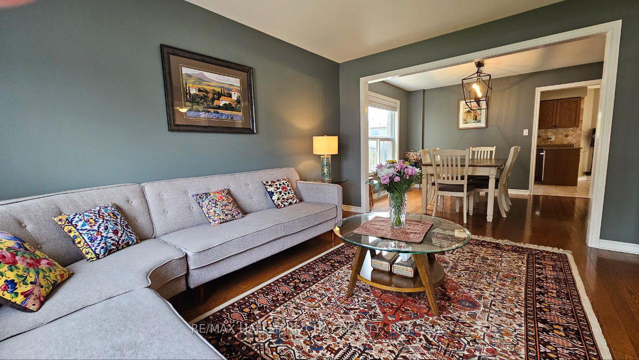 Photo 8 of 53 Livia Herman Way, Barrie, East Bayfield — HOMEH