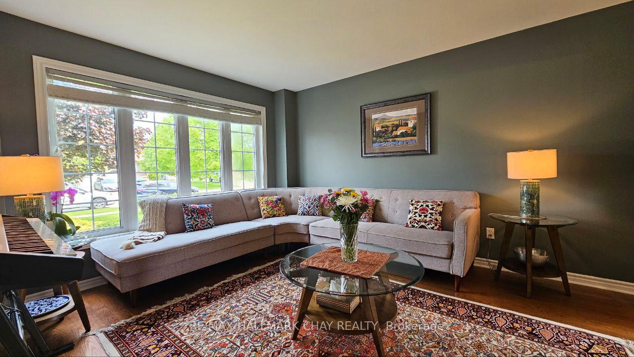 Photo 10 of 53 Livia Herman Way, Barrie, East Bayfield — HOMEH