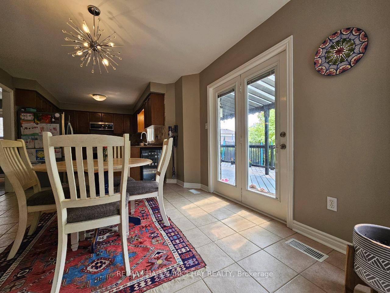 Photo 15 of 53 Livia Herman Way, Barrie, East Bayfield — HOMEH