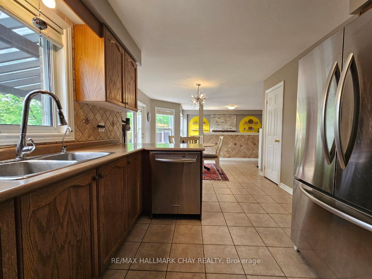 Photo 18 of 53 Livia Herman Way, Barrie, East Bayfield — HOMEH