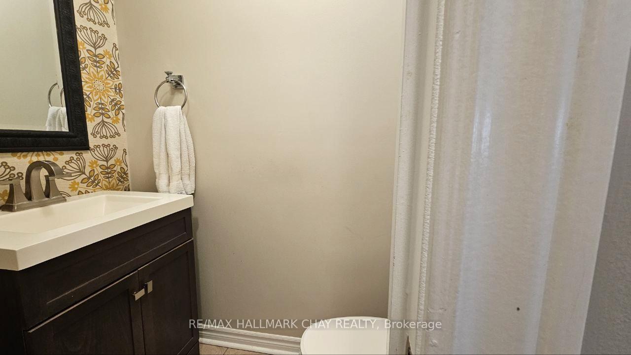Photo 24 of 53 Livia Herman Way, Barrie, East Bayfield — HOMEH