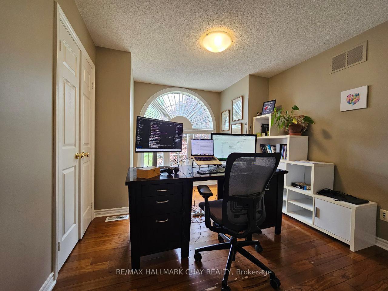 Photo 31 of 53 Livia Herman Way, Barrie, East Bayfield — HOMEH