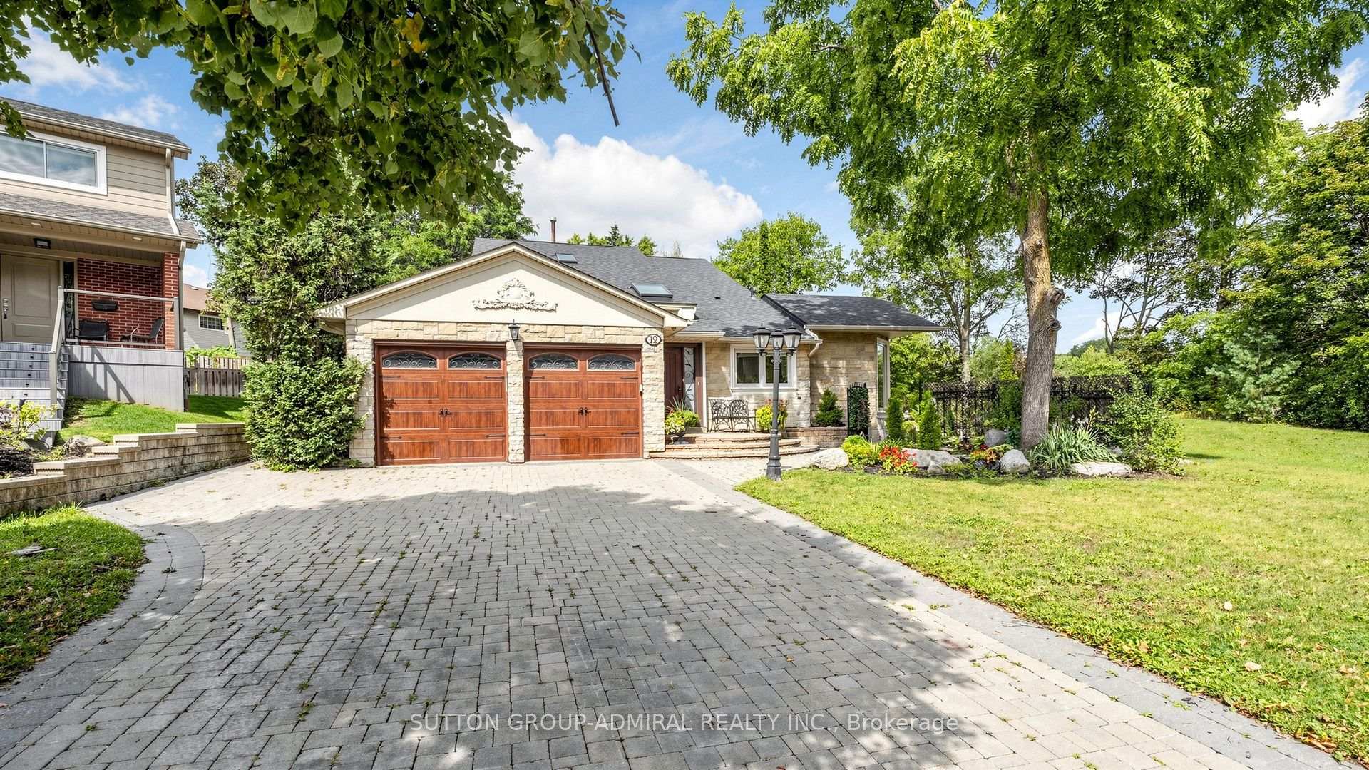Photo 2 of 12 Saunders Lane, Markham, Aileen-Willowbrook — HOMEH