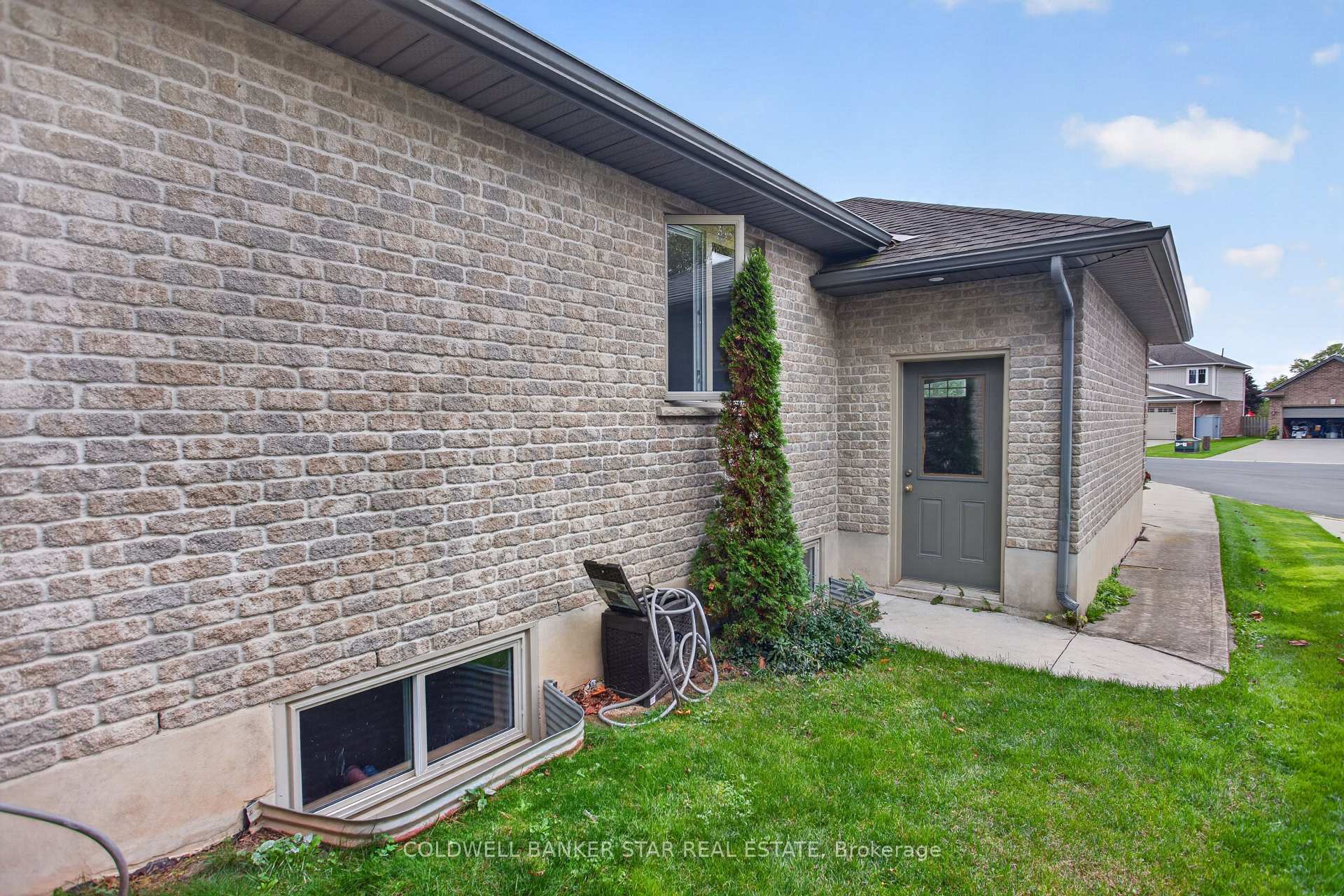 Photo 36 of 63 Treadwell Street, Aylmer — HOMEH