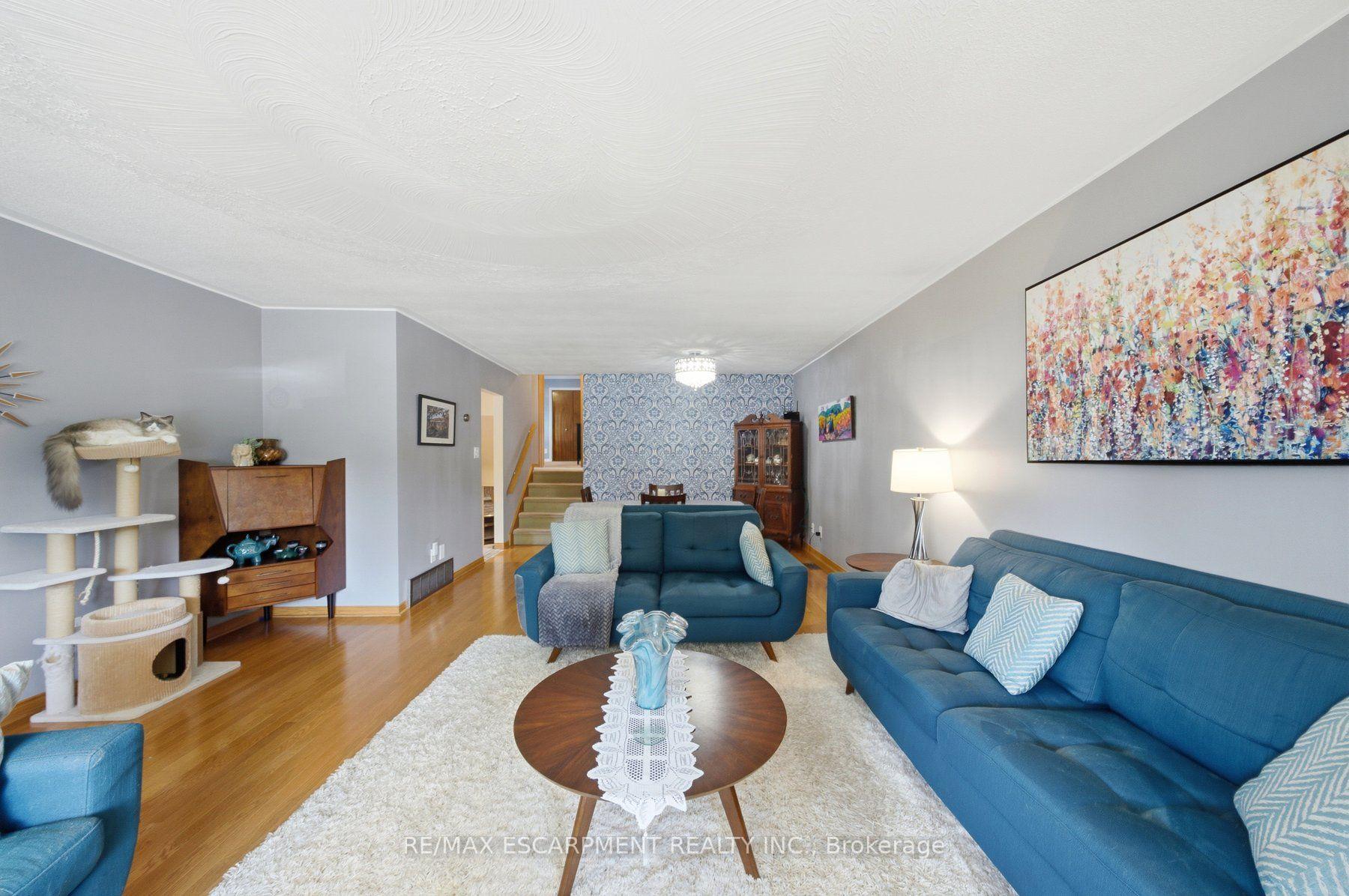 Photo 10 of 16 Redwood Court, Hamilton, Stoney Creek — HOMEH