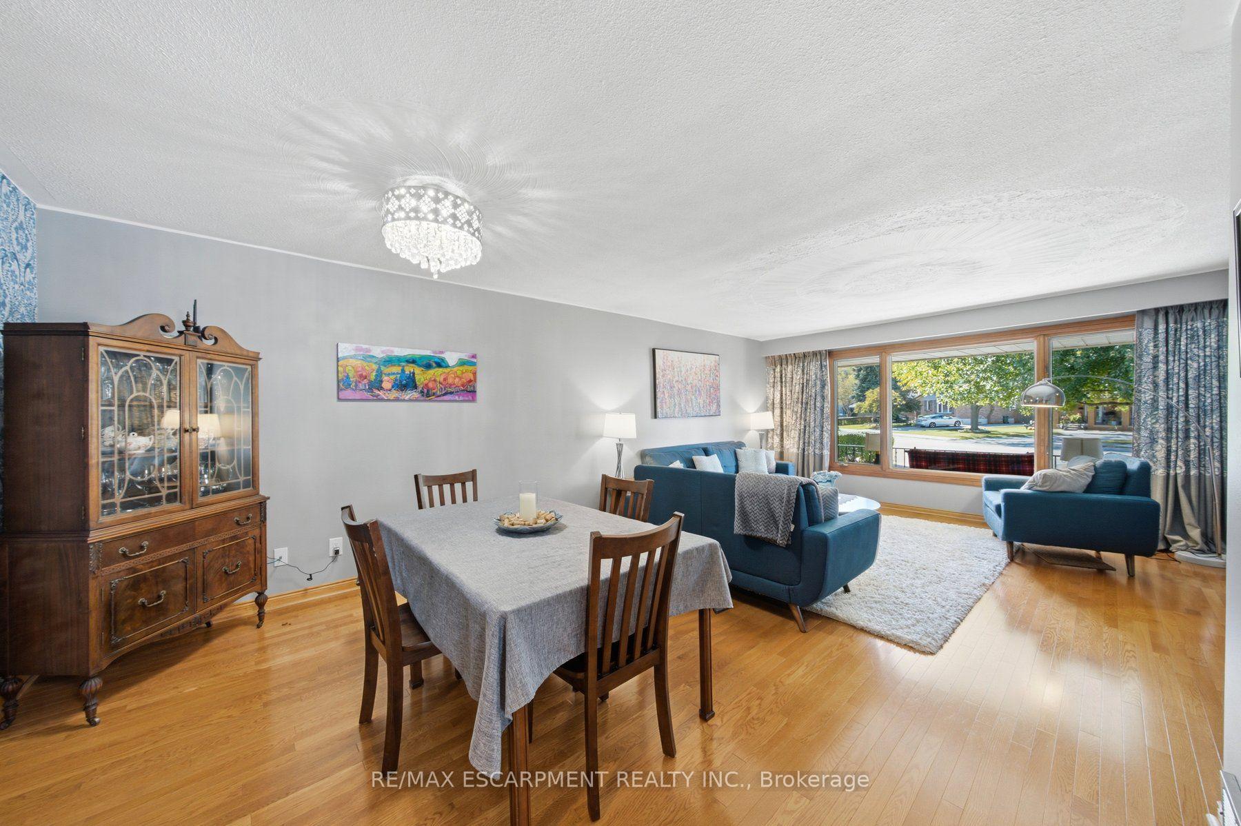 Photo 13 of 16 Redwood Court, Hamilton, Stoney Creek — HOMEH