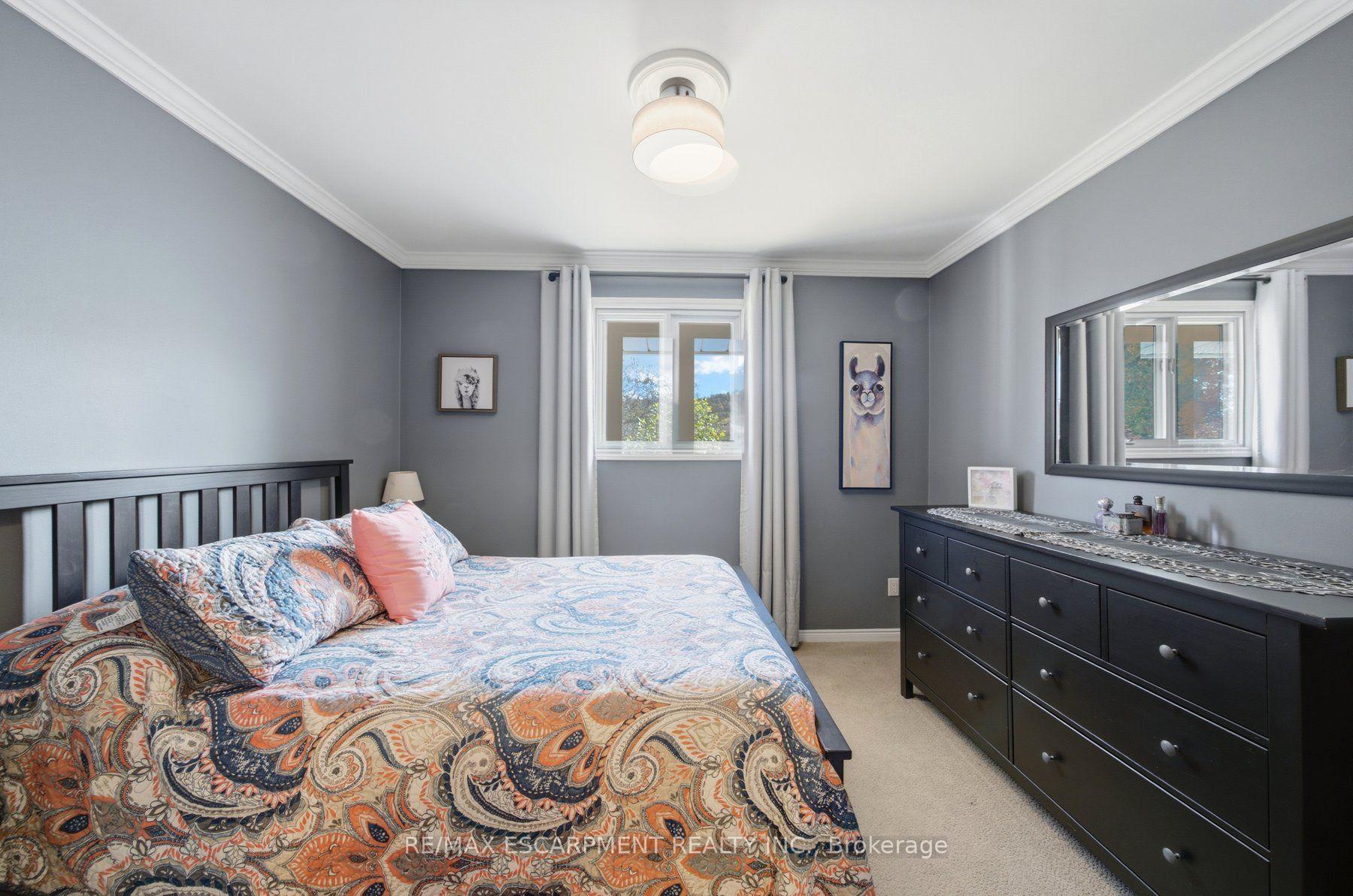 Photo 18 of 16 Redwood Court, Hamilton, Stoney Creek — HOMEH